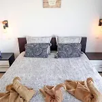 Amazing 2 Bedroom Flat With Beachfront And Pool, Paraiso Del Sur A306