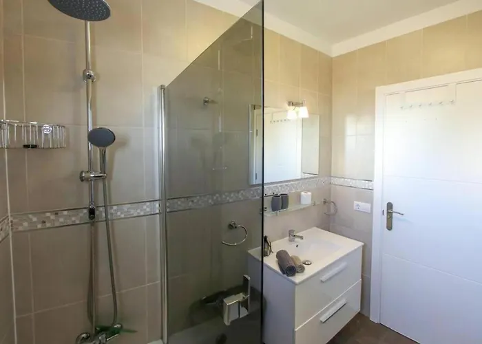 Amazing 2 Bedroom Flat With Beachfront And Pool, Paraiso Del Sur A306 Appartement