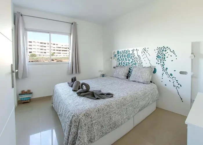 Amazing 2 Bedroom Flat With Beachfront And Pool, Paraiso Del Sur A306 *