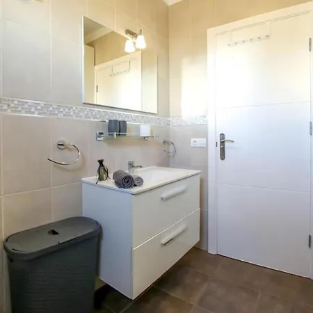 Amazing 2 Bedroom Flat With Beachfront And Pool, Paraiso Del Sur A306 Lägenhet *