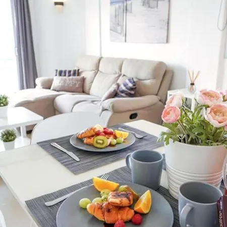 Amazing 2 Bedroom Flat With Beachfront And Pool, Paraiso Del Sur A306 Lägenhet *